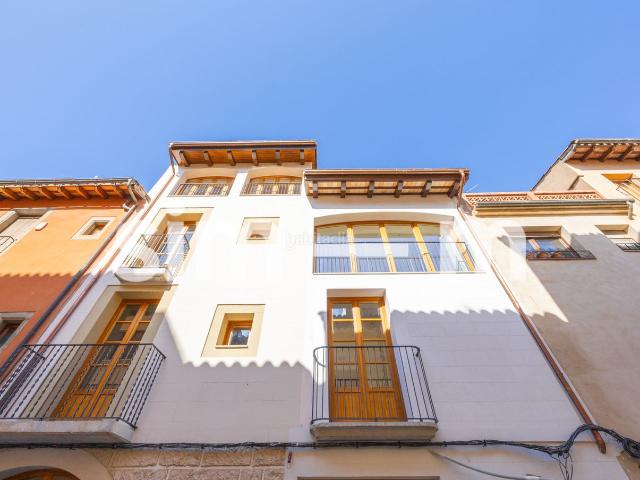 Dúplex en venta en Vic, Nord. Dúplex nova promoció en zona privilegiada de la ciutat. Dúplex.