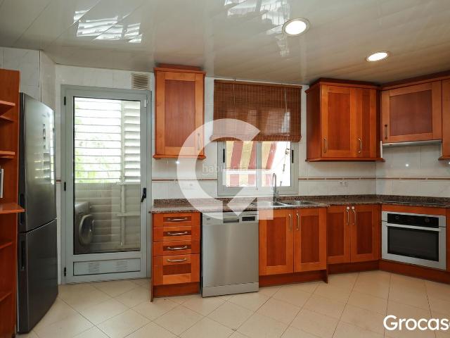 Dúplex en venta en Viladecans, Torrent Ballester. DÚPLEX CON TERRAZA Y PARKING!. Dúplex.