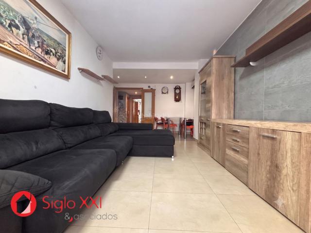 Dúplex en venta en Villarreal Vila real, Avenida Alemania Italia. DÚPLEX EN VILAREALFantástico dúplex muy luminoso, distribuido en dos plantas y equipado para ofrecer comodidad y espacio. En la.