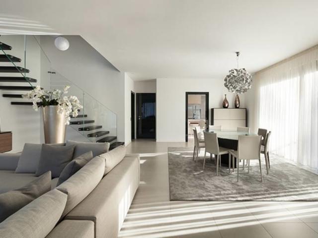 DUPLEX EPOUSTOUFLANT EPOUSANT LES PLAGES DU PRADO