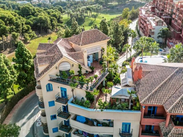 Duplex excepcional y espacioso con vistas impresionantes en. 336m² Albarizas