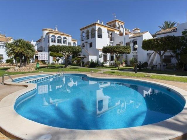 Dúplex exclusivo totalmente renovado con vistas al mar – Playa Flamenca