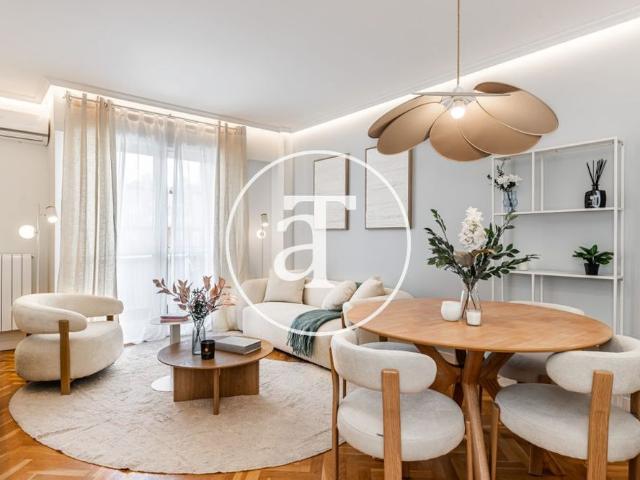 Duplex for monthly rental with 2 bedrooms, balcony, 2 bathrooms, toilet and parking in Aravaca