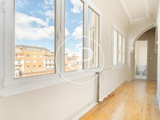 Duplex for rent with terraces in Serrano