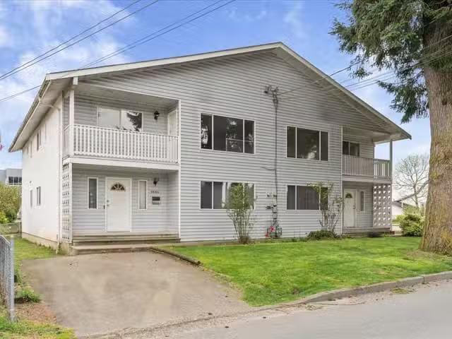 Duplex for sale in Chilliwack, Chilliwack, 9584 9586 Williams.