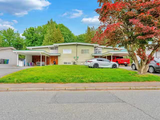 Duplex for sale in Abbotsford, Abbotsford, 2910 2912 Babich St.
