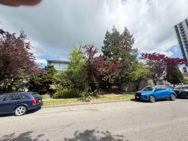 Duplex for sale in Vancouver, Vancouver West, 495 W 39th Avenu.