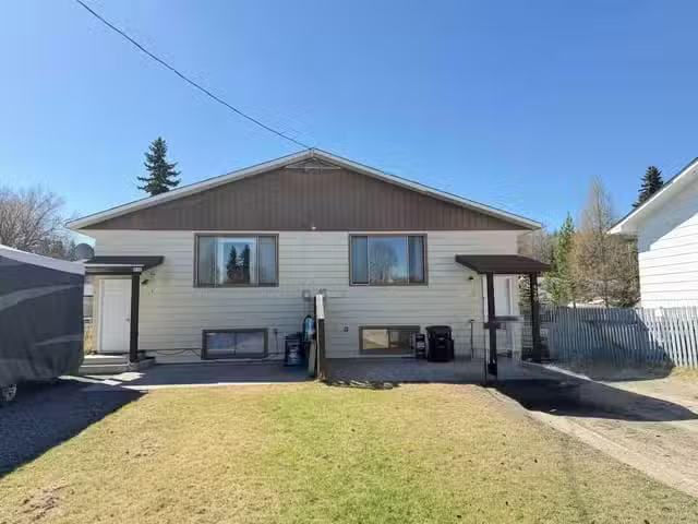 Duplex for sale in Vanderhoof, Vanderhoof And Area, 420 W 3rd.