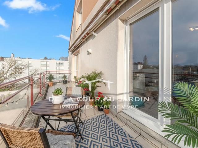 Duplex familial en dernier étage