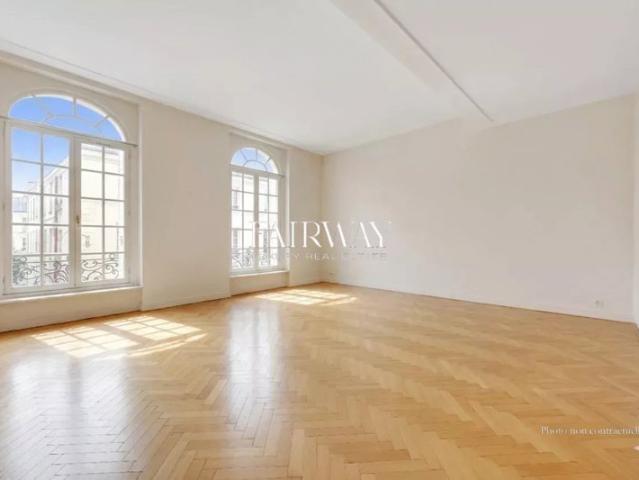 Duplex familial en dernier étage – Centre ville de Saint Germain en Laye – 113 m² Carrez