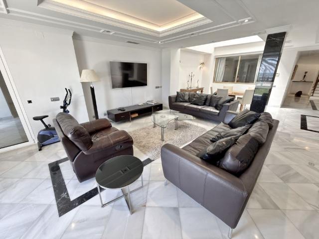Duplex in Puerto Banús