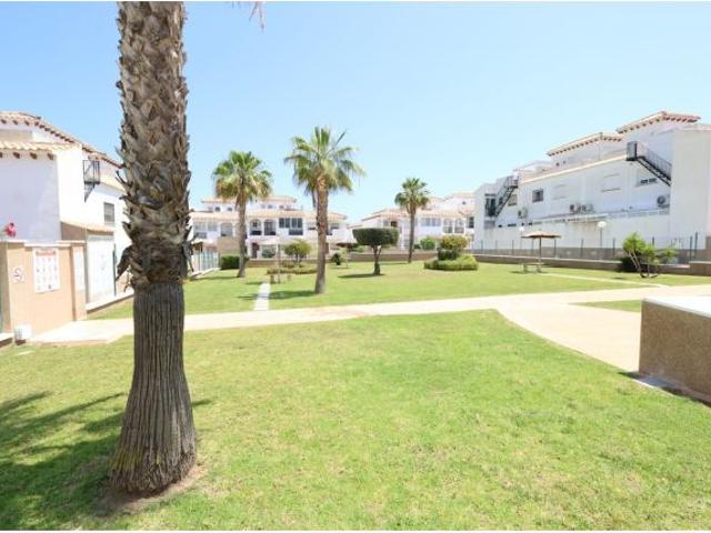 DÚPLEX ORIENTACIÓN SUR CON SOLÁRIUM, GARAJE Y PISCINA COMUNITARIA EN PUNTA PRIMA – LA CIÑUELICA