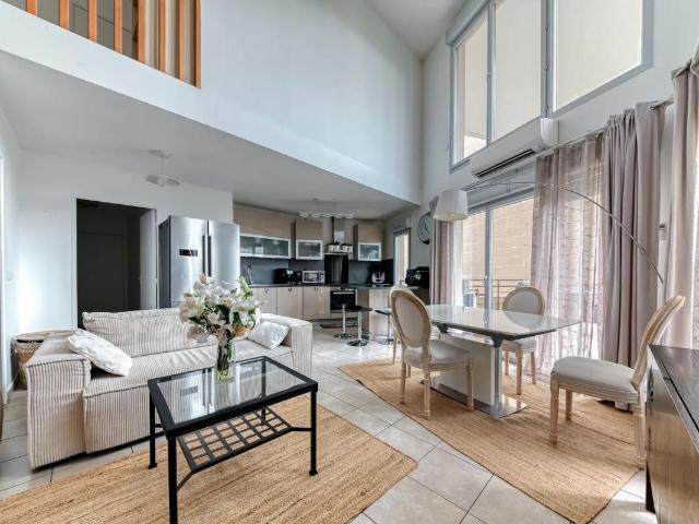 Duplex lumineux 4 pièces de 97 m² à Vaulx en Velin