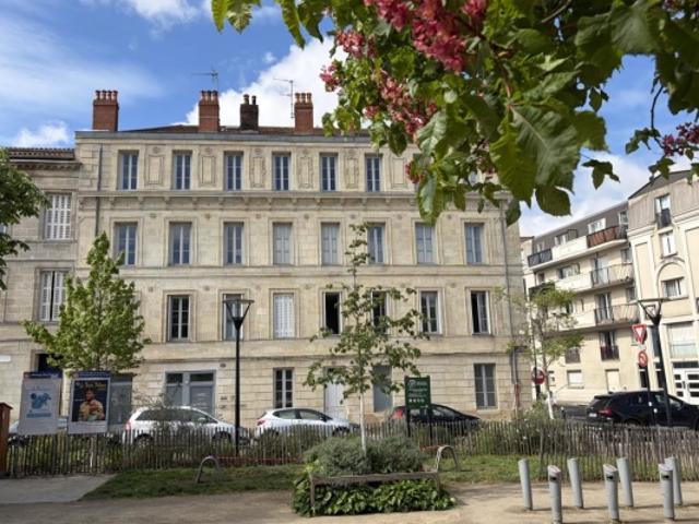 Duplex lumineux avec vue dégagée Dernier étage au cœur des Chartrons, Bordeaux