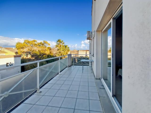 Duplex lumineux avec box fermé 51m² Marseillan