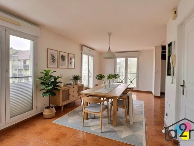 Duplex lumineux Gare à pied