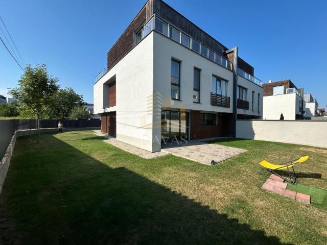Duplex modern de închiriat | 228mp utili | terasa | garaj | teren 375mp | Europa