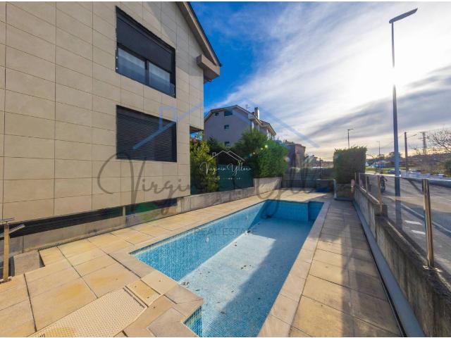 Duplex moderno en Boo de Pilegaos