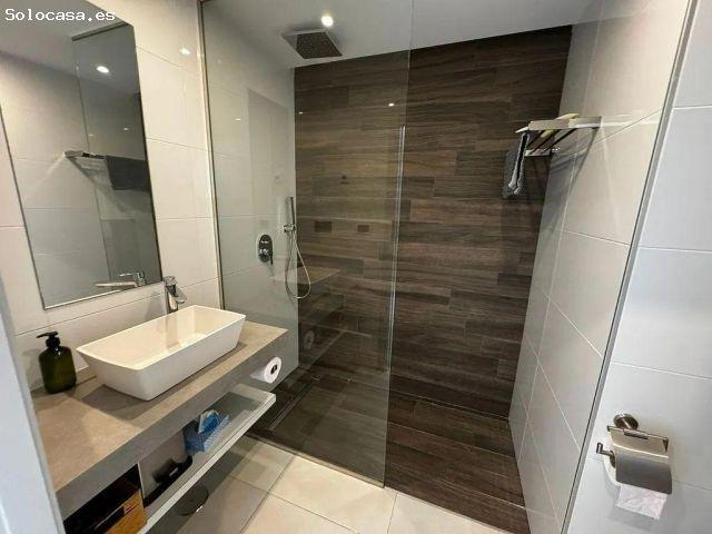 Dúplex moderno en planta baja con amplia terraza y licencia de alquiler – Los Altos, Orihuela Costa