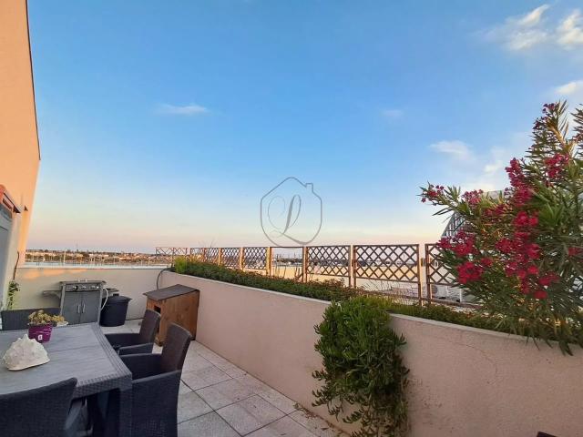 Duplex magnifique avec vue exceptionnelle sur le port