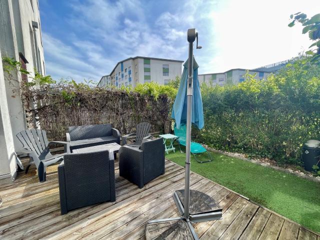 Duplex meublé avec jardin et garage / chauffage, eau chaude et froide comprises à Tours
