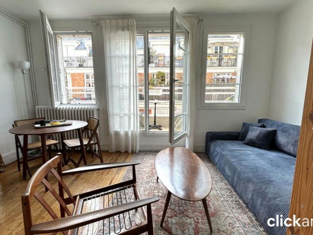 Duplex meublé avec terrasse au cœur de Montmartre – 2 pièces de 35,93 m² – Paris 18ᵉ