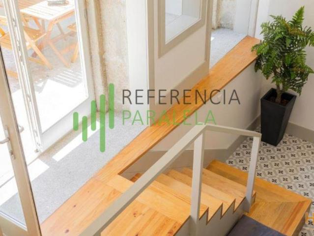 Duplex mezzanine no coraçao do Porto com terraço, perto do Sé | 26084085517