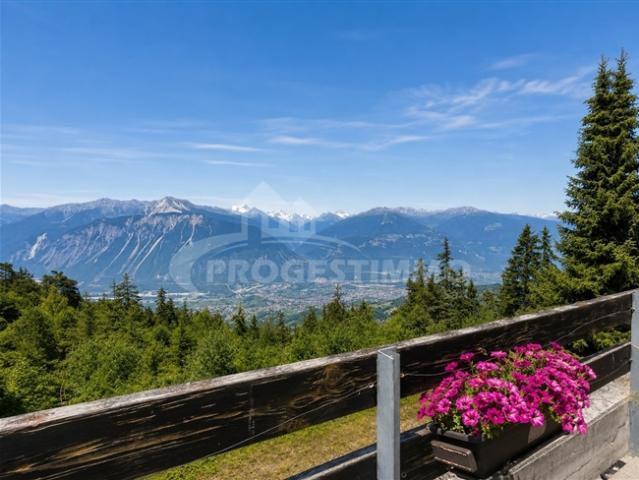 DUPLEX MIT AUSSERGEWÖHNLICHER AUSSICHT