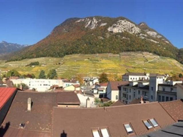 DUPLEX MIT CHARAKTER IM ZENTRUM VON AIGLE