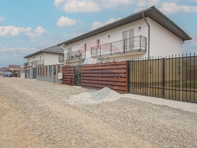 Duplex nou în Cartierul Izvor – 4 camere, terasă și curte generoasă