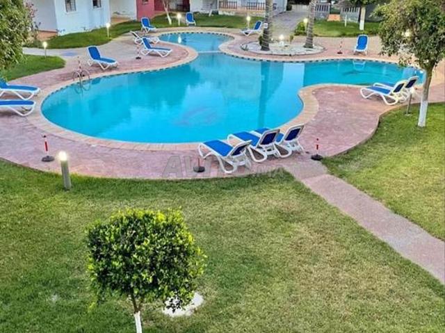 Duplex Sidi Bouzid avec piscine à côté de la mer