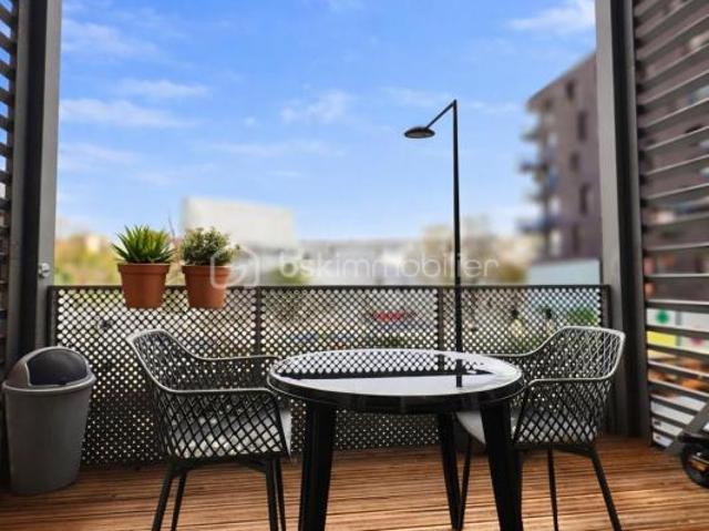 DUPLEX SPACIEUX ET LUMINEUX à PANTIN