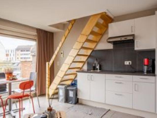 Duplex studio met terras vlakbij station