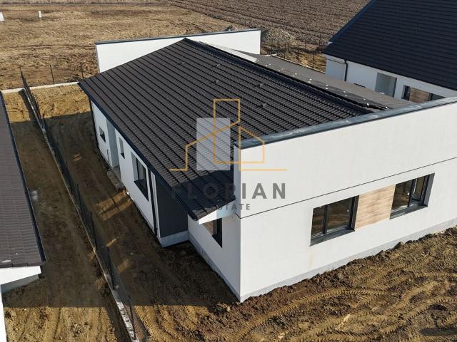 Duplex Parter Mosnita Veche Panouri fotovoltaice Comision 0