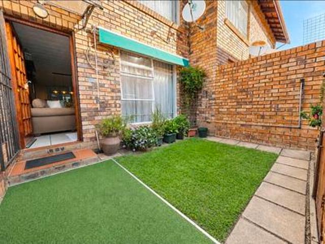 duplex, pet friendly, facebrick, 120.
