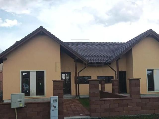 Duplex pe parter mansardabil personalizare interioara