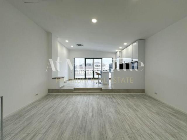Duplex penthouse spatios si luminos cu 4 camere, nemobilat LUX, parcare, terasa