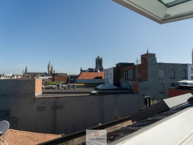 Duplex penthouse/loft in hartje Gent!
