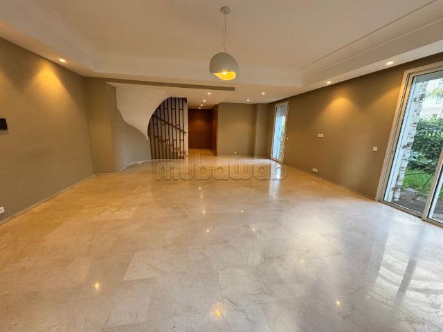Duplex Rez de jardin a louer CFC avec 4 chambres