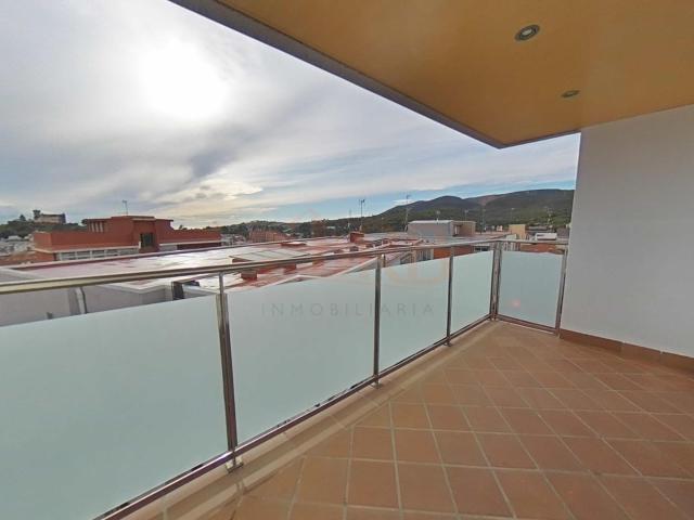 Dúplex reformado con 2 grandes terrazas: diseño, luz y valor seguro