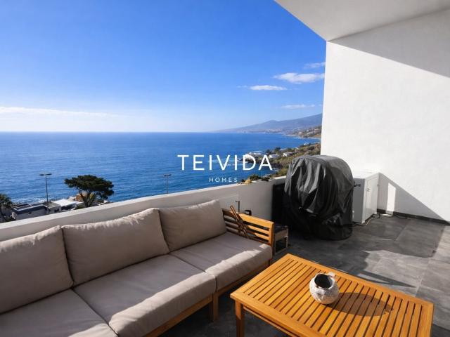 Dúplex reformado con terrazas, piscina y garaje cerca del ma. 101m² El Chorrillo