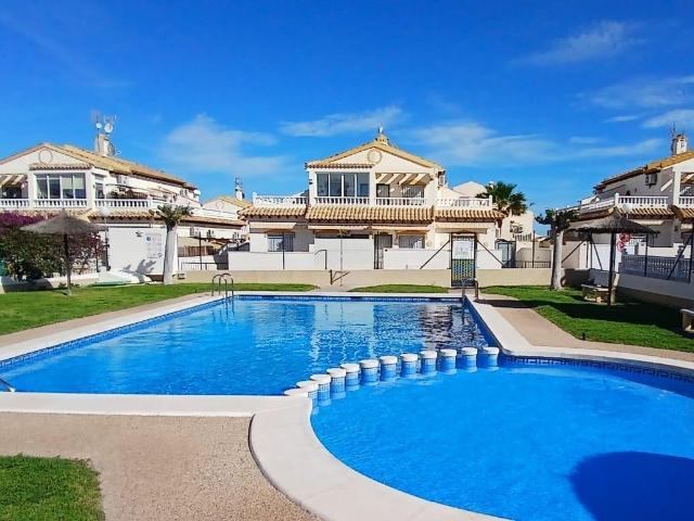 Dúplex relajado • 3 dormitorios • Ambiente junto a la piscina, Orihuela Costa