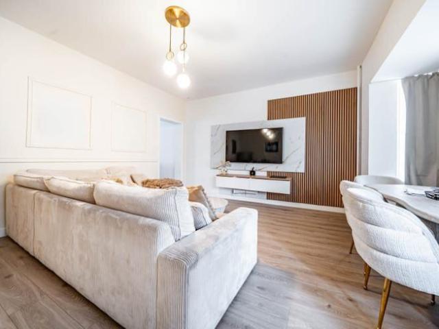 DUPLEX RENOVE 3 CHAMBRES AVEC TERRASSE