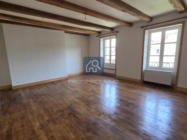 Duplex rénové 95 m2 centre Espalion