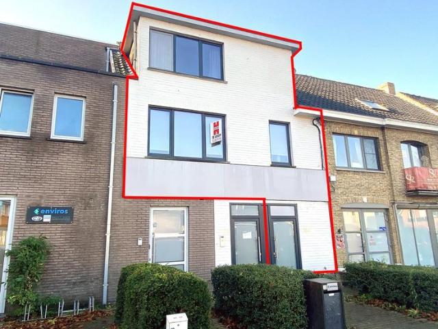 Duplex woning met TERRAS en AUTOSTANDPLAATS in centrum van S