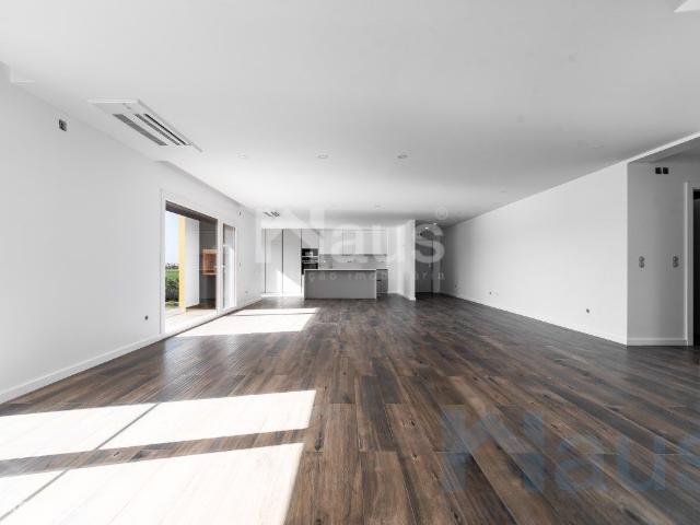 Duplex T2+2 com terrao e garagem individual Vista Rio