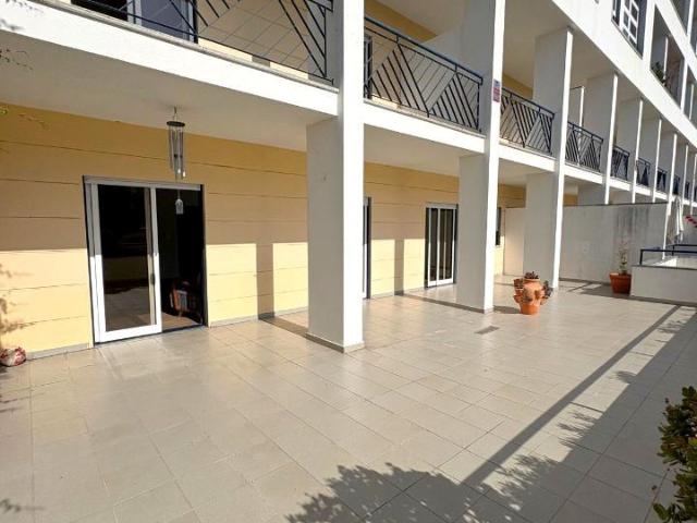 Duplex T2 com Terraço Privativo em Oeiras Espaço, Conforto e Excelente Localização
