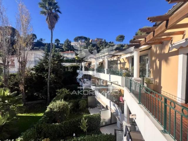 Duplex T2 avec terrasse Dernier étage St Jean Cap Ferrat 06