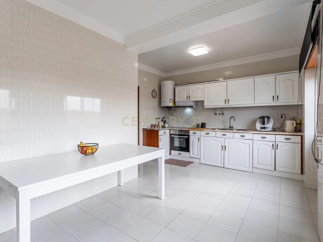 Duplex T2 ótima Localização no Montijo