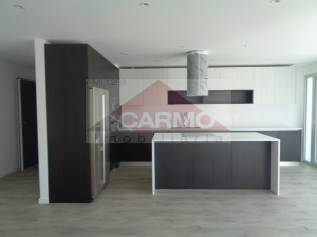 Duplex T3+1 Novo com Box. oferta da escritura